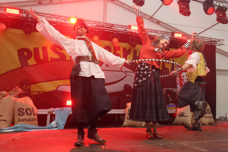 OTROŠKA MAŠKARADA 31 FOTO LJUBO VUKELIČ